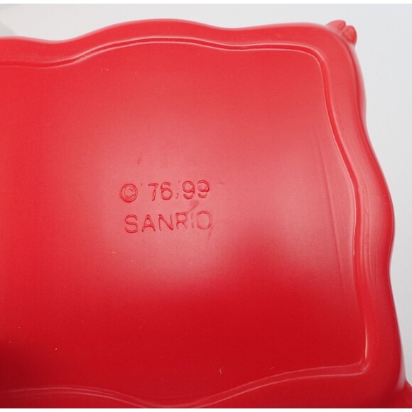 Vintage Hello Kitty Piggy Bank White w/ Gold Coin Sitting on Pillow RARE - Picture 7 of 7